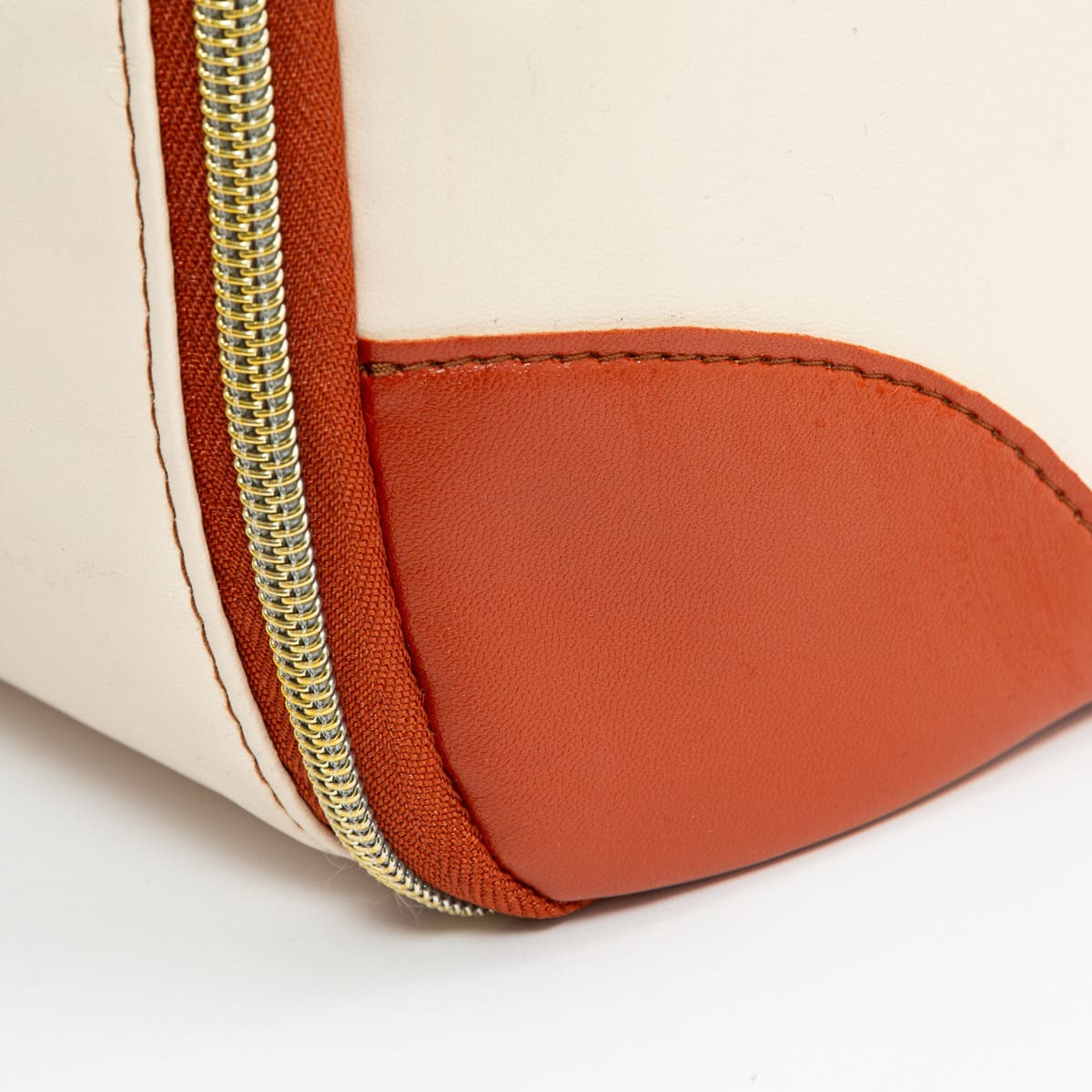 Velora Travel Bag™